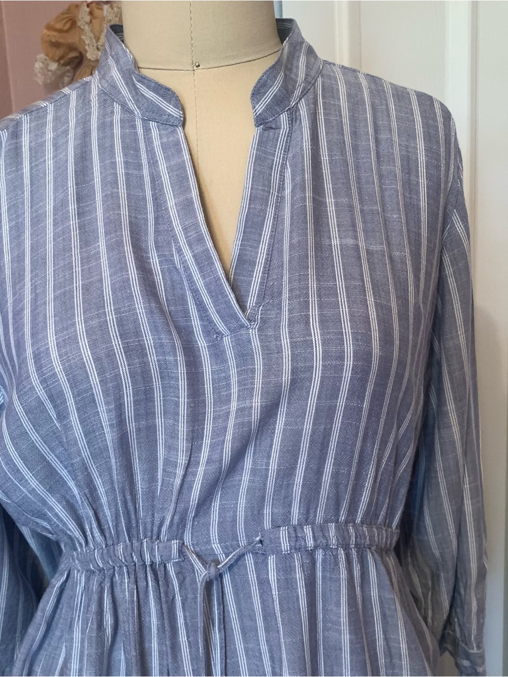 HINT OF BLUSH Light Blue & White Striped Long Sleeve Drawstring Dress